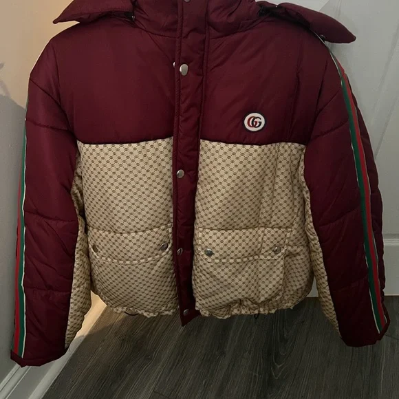 AUTH Gucci Burgundy and Beige Monogram Puffer Jacket with Green-Red Stripes NWOT - Picture 2 of 2